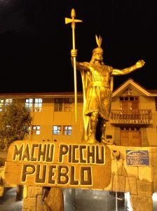 Praça em Aguas Calientes