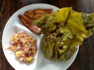 Esse molho que acompanha a "galinhada" era picante. Simplesmente fantástico.